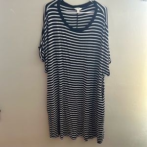 Black and white dress with pockets